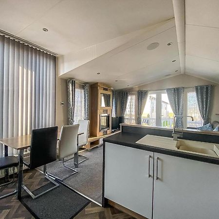 Luxury Caravan At Seaview Holiday Park In Kent Ref 47034Pb 위트스터블 외부 사진