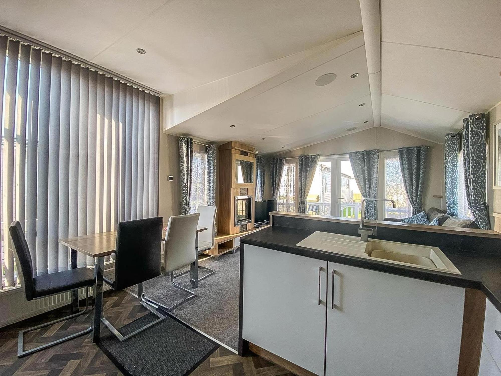 Luxury Caravan At Seaview Holiday Park In Kent Ref 47034Pb 위트스터블 외부 사진